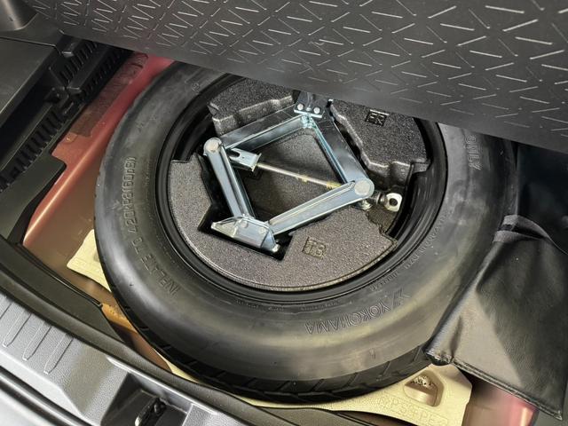 ＲＡＶ４ アドベンチャー　純正デイスプレイオーディオ　ＥＴＣ　ＬＥＤヘッドライト　デジタルインナーミラー　ブレーキアシスト　　プッシュスタート　ステアリングヒーター　Ｂｌｕｅｔｏｏｔｈ　合皮シート　スペアタイヤ（45枚目）