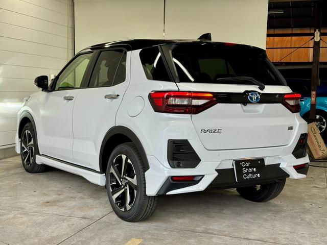 ライズ Ｚ　２トーンカラー　モデリスタエアロ（Ｆ・Ｓ・Ｒ）　パノラミックビューパッケージ　ディスプレイオーディオパッケージ　ＨＤＭＩ　シートヒーター　ＢＳＭ　ＲＣＴＡ　純正フロアマット　リアフォグランプ（5枚目）