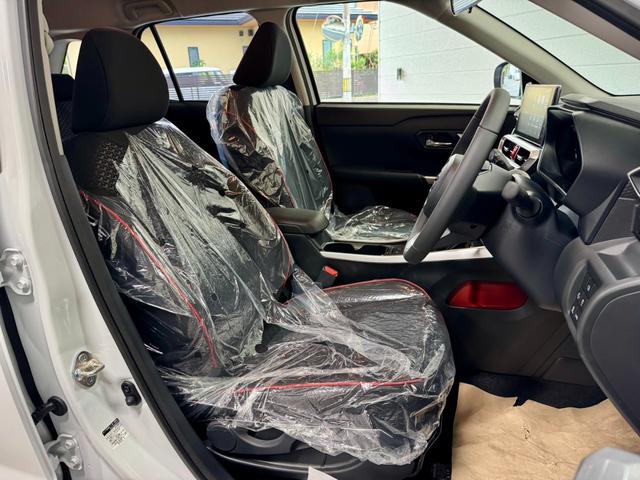 ライズ Ｚ　２トーンカラー　モデリスタエアロ（Ｆ・Ｓ・Ｒ）　パノラミックビューパッケージ　ディスプレイオーディオパッケージ　ＨＤＭＩ　シートヒーター　ＢＳＭ　ＲＣＴＡ　純正フロアマット　リアフォグランプ（7枚目）