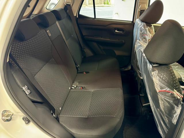 ライズ Ｚ　２トーンカラー　モデリスタエアロ（Ｆ・Ｓ・Ｒ）　パノラミックビューパッケージ　ディスプレイオーディオパッケージ　ＨＤＭＩ　シートヒーター　ＢＳＭ　ＲＣＴＡ　純正フロアマット　リアフォグランプ（8枚目）