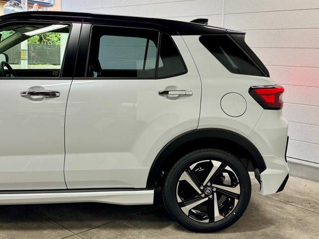 ライズ Ｚ　２トーンカラー　モデリスタエアロ（Ｆ・Ｓ・Ｒ）　パノラミックビューパッケージ　ディスプレイオーディオパッケージ　ＨＤＭＩ　シートヒーター　ＢＳＭ　ＲＣＴＡ　純正フロアマット　リアフォグランプ（12枚目）