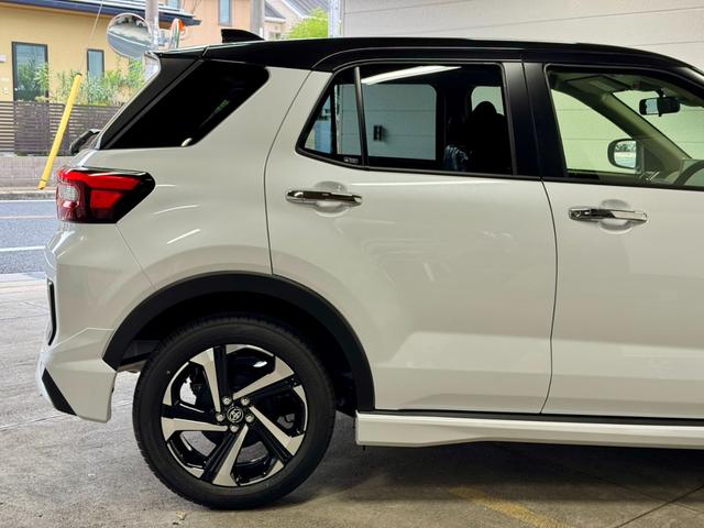 ライズ Ｚ　２トーンカラー　モデリスタエアロ（Ｆ・Ｓ・Ｒ）　パノラミックビューパッケージ　ディスプレイオーディオパッケージ　ＨＤＭＩ　シートヒーター　ＢＳＭ　ＲＣＴＡ　純正フロアマット　リアフォグランプ（13枚目）