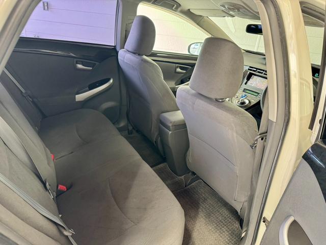 プリウス Sツーリングセレクション 純正HDDナビ バックカメラ 地デジ ETC Bluetooth LEDヘッドライト CD/DVD再生 ステアリングスイッチ オートエアコン エアロ 純正17インチAW ヘッドライトウォッシャー(9枚目)