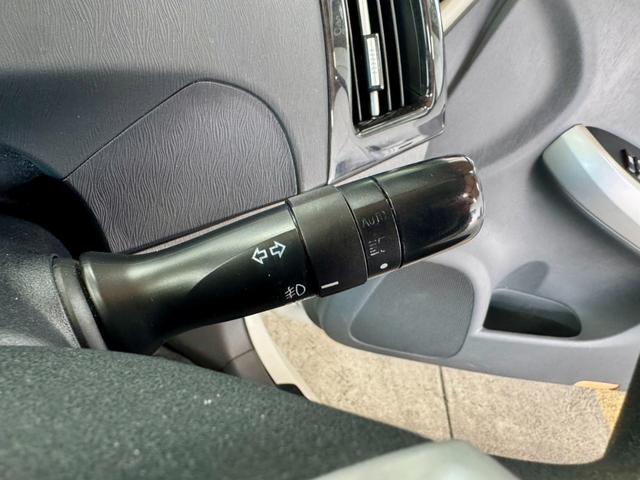 プリウス Sツーリングセレクション 純正HDDナビ バックカメラ 地デジ ETC Bluetooth LEDヘッドライト CD/DVD再生 ステアリングスイッチ オートエアコン エアロ 純正17インチAW ヘッドライトウォッシャー(24枚目)