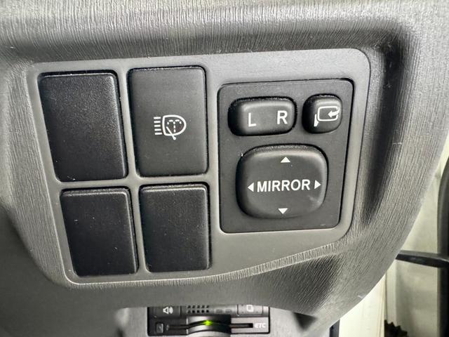 プリウス Sツーリングセレクション 純正HDDナビ バックカメラ 地デジ ETC Bluetooth LEDヘッドライト CD/DVD再生 ステアリングスイッチ オートエアコン エアロ 純正17インチAW ヘッドライトウォッシャー(33枚目)