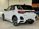 ライズ Ｚ　２トーンカラー　モデリスタエアロ（Ｆ・Ｓ・Ｒ）　パノラミックビューパッケージ　ディスプレイオーディオパッケージ　ＨＤＭＩ　シートヒーター　ＢＳＭ　ＲＣＴＡ　純正フロアマット　リアフォグランプ（5枚目）
