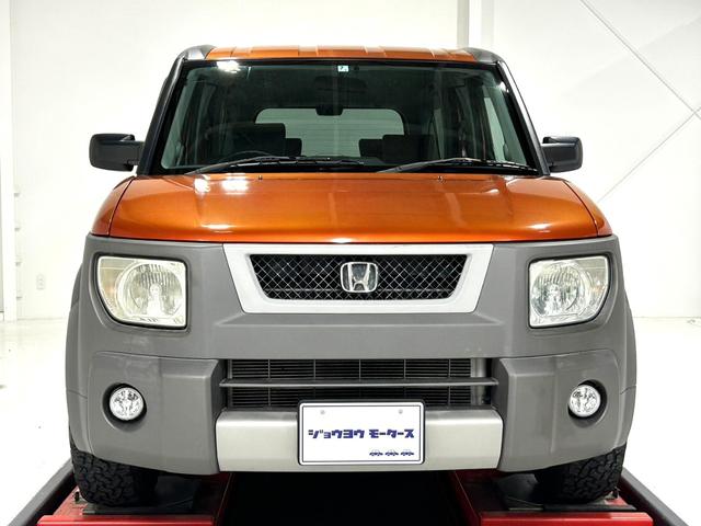 ベースグレード　４ＷＤ／社外ナビ／地デジＴＶ／Ｂｌｕｅｔｏｏｔｈ／ＤＶＤ再生／音楽録音／ＥＴＣ／純正サイドステップ／純正１６インチアルミ／オールテレインタイヤ／ＨＩＤ／オートエアコン／電動格納ミラー／車検整備付き(2枚目)