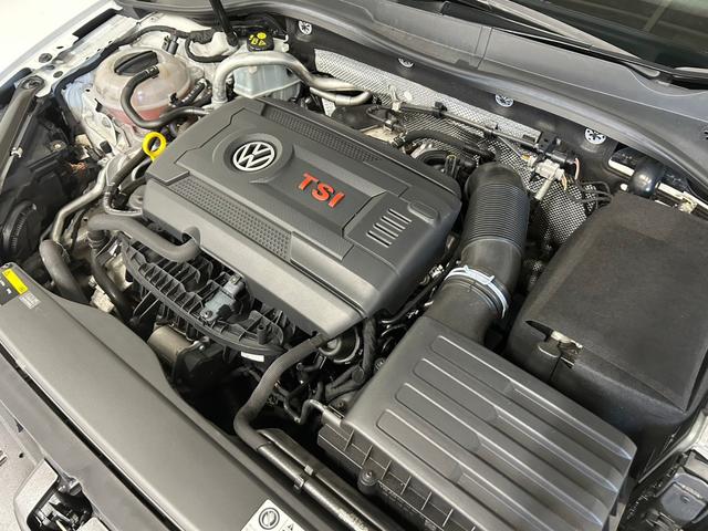 ゴルフＧＴＩ ベースグレード　禁煙車／衝突軽減ブ追従機能／純正ナビ／地デジＴＶ／バックカメラ／ＥＴＣ／純正１８インチアルミ／ローダウン／ＨＩＤヘッドライト／オートライト／パドルシフト／スマートキー／プッシュスタート（60枚目）