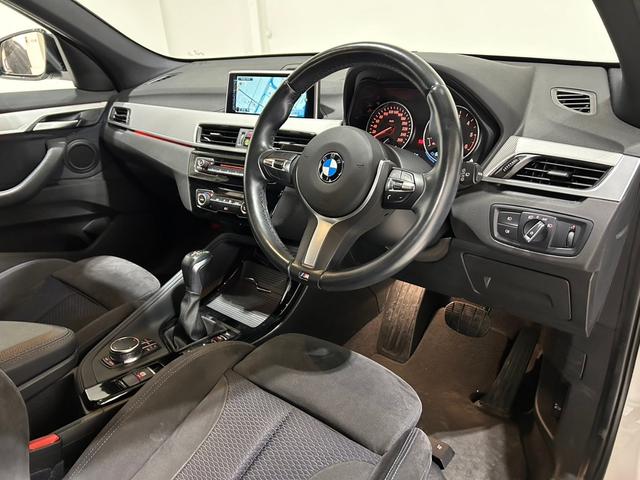 ｘＤｒｉｖｅ　１８ｄ　Ｍスポーツ　禁煙車／衝突軽減ブレーキ／純正ナビ／バックカメラ／ＥＴＣ／Ｂｌｕｅｔｏｏｔｈ／純正１８インチアルミ／パドルシフト／ルーフレール／コンフォートアクセス／プッシュスタート／車検整備付き(18枚目)