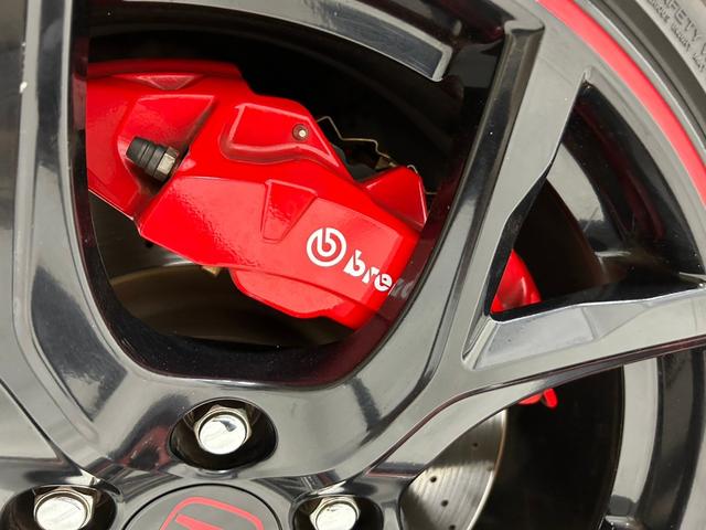 シビック タイプＲ　限定７５０台／禁煙車／６速ＭＴ／ｂｒｅｍｂｏキャリパー／純正１９インチアルミ／純正ナビ／地デジＴＶ／バックカメラ／ＥＴＣ／ドラレコ／Ｂｌｕｅｔｏｏｔｈ／タイプＲ専用シート／ＬＥＤヘッドライト／（69枚目）