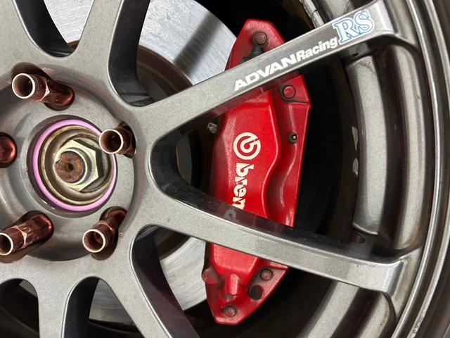 シビック タイプＲ　後期型／６速ＭＴ／無限フロントスポイラー／ｂｒｅｍｂｏキャリパー／ＡＤＶＡＮレーシングＲＳ１８インチアルミ／純正ナビＴＶ／バックカメラ／ＥＴＣ／ＨＩＤヘッドライト／オートエアコン／電動格納ミラー／（58枚目）