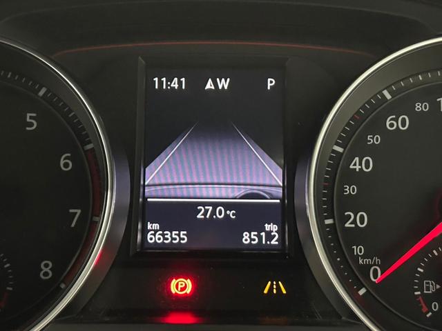 ゴルフＧＴＩ ベースグレード　禁煙車／衝突軽減ブ追従機能／純正ナビ／地デジＴＶ／バックカメラ／ＥＴＣ／純正１８インチアルミ／ローダウン／ＨＩＤヘッドライト／オートライト／パドルシフト／スマートキー／プッシュスタート（13枚目）