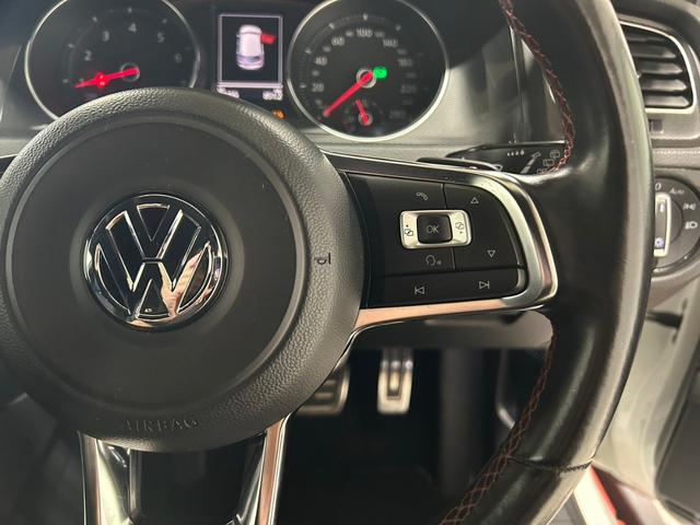 ゴルフＧＴＩ ベースグレード　禁煙車／衝突軽減ブ追従機能／純正ナビ／地デジＴＶ／バックカメラ／ＥＴＣ／純正１８インチアルミ／ローダウン／ＨＩＤヘッドライト／オートライト／パドルシフト／スマートキー／プッシュスタート（15枚目）