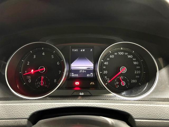 ゴルフＧＴＩ ベースグレード　禁煙車／衝突軽減ブ追従機能／純正ナビ／地デジＴＶ／バックカメラ／ＥＴＣ／純正１８インチアルミ／ローダウン／ＨＩＤヘッドライト／オートライト／パドルシフト／スマートキー／プッシュスタート（16枚目）