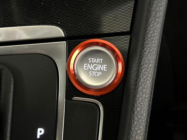 ゴルフＧＴＩ ベースグレード　禁煙車／衝突軽減ブ追従機能／純正ナビ／地デジＴＶ／バックカメラ／ＥＴＣ／純正１８インチアルミ／ローダウン／ＨＩＤヘッドライト／オートライト／パドルシフト／スマートキー／プッシュスタート（38枚目）