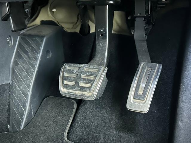 ゴルフＧＴＩ ベースグレード　禁煙車／衝突軽減ブ追従機能／純正ナビ／地デジＴＶ／バックカメラ／ＥＴＣ／純正１８インチアルミ／ローダウン／ＨＩＤヘッドライト／オートライト／パドルシフト／スマートキー／プッシュスタート（46枚目）