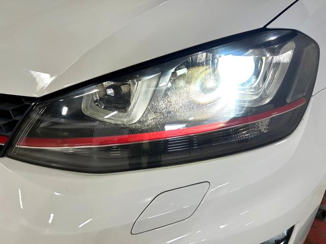 ゴルフＧＴＩ ベースグレード　禁煙車／衝突軽減ブ追従機能／純正ナビ／地デジＴＶ／バックカメラ／ＥＴＣ／純正１８インチアルミ／ローダウン／ＨＩＤヘッドライト／オートライト／パドルシフト／スマートキー／プッシュスタート（48枚目）