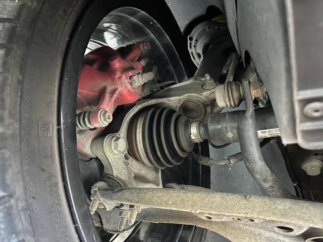 ゴルフＧＴＩ ベースグレード　禁煙車／衝突軽減ブ追従機能／純正ナビ／地デジＴＶ／バックカメラ／ＥＴＣ／純正１８インチアルミ／ローダウン／ＨＩＤヘッドライト／オートライト／パドルシフト／スマートキー／プッシュスタート（75枚目）