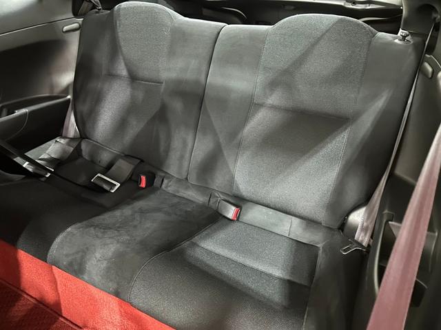 インテグラ タイプＲ　６速ＭＴ／無限エアクリーナー／ＳＳＲ１７インチアルミ／車高調／ＲＥＣＡＲＯフルバケシート／ＭＯＭＯステアリング／社外タワーバー／ＡＰ　ＲＡＣＩＮＧキャリパー／社外マフラー／ＨＩＤ／ＥＴＣ／キーレス（25枚目）