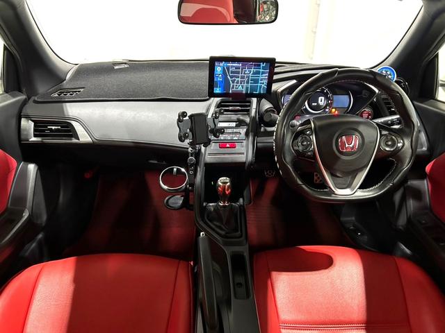 Ｓ６６０ α　ワンオーナー／禁煙車／６速ＭＴ／無限エアロ／無限エアロボンネット／無限グリル／柿本マフラー／Ｄｅｆｉブーストメーター／純正アルミ／社外ナビ／ＥＴＣ／赤シートカバー／ドリンクホルダー／ＬＥＤヘッドライト（7枚目）