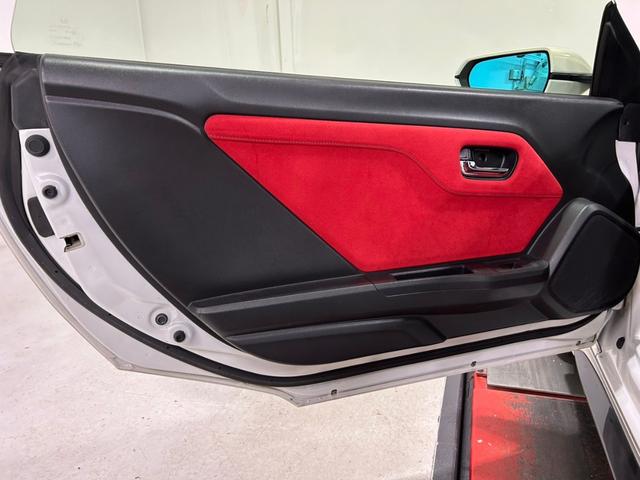 Ｓ６６０ α　ワンオーナー／禁煙車／６速ＭＴ／無限エアロ／無限エアロボンネット／無限グリル／柿本マフラー／Ｄｅｆｉブーストメーター／純正アルミ／社外ナビ／ＥＴＣ／赤シートカバー／ドリンクホルダー／ＬＥＤヘッドライト（22枚目）
