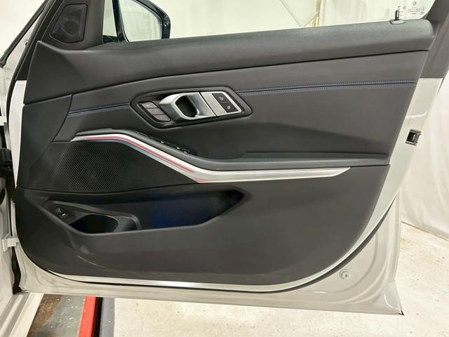 ３シリーズ ３２０ｄ　ｘＤｒｉｖｅツーリング　Ｍスポーツ　ワンオーナー／禁煙車／衝突軽減ブレーキ／追従機能／レーンキープ／純正ナビ／バックカメラ／Ｂｌｕｅｔｏｏｔｈ／ＥＴＣ／純正１９インチアルミ／ハーフレザー／シートヒーター／パワーバックドア／パドルシフト（29枚目）