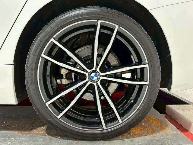 ３シリーズ ３２０ｄ　ｘＤｒｉｖｅツーリング　Ｍスポーツ　ワンオーナー／禁煙車／衝突軽減ブレーキ／追従機能／レーンキープ／純正ナビ／バックカメラ／Ｂｌｕｅｔｏｏｔｈ／ＥＴＣ／純正１９インチアルミ／ハーフレザー／シートヒーター／パワーバックドア／パドルシフト（68枚目）