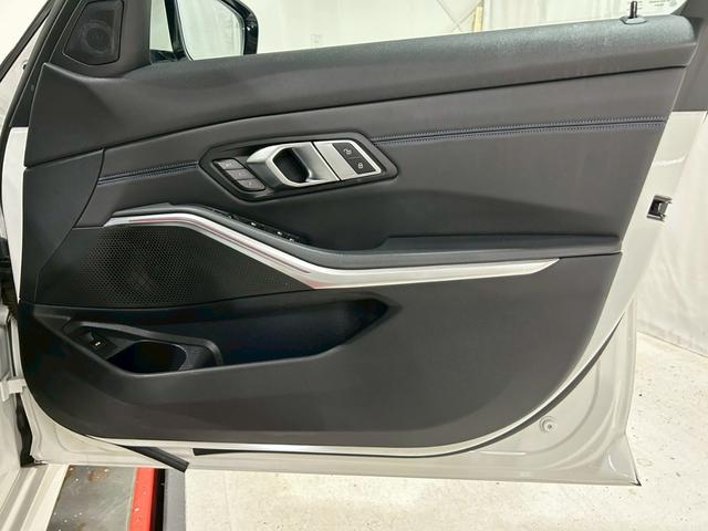 ３シリーズ ３２０ｄ　ｘＤｒｉｖｅツーリングＭスポツＥＤジョイ＋　禁煙車／衝突軽減ブレーキ／追従機能／パノラマガラスサンルーフ／純正ナビ／全方位カメラ／ＥＴＣ／Ｂｌｕｅｔｏｏｔｈ／前後ドラレコ／純正１９ＡＷ／Ｈ＆Ｒローダウンサス／ハーフレザーシート／シートヒーター（29枚目）