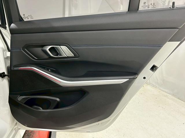 ３シリーズ ３２０ｄ　ｘＤｒｉｖｅツーリングＭスポツＥＤジョイ＋　禁煙車／衝突軽減ブレーキ／追従機能／パノラマガラスサンルーフ／純正ナビ／全方位カメラ／ＥＴＣ／Ｂｌｕｅｔｏｏｔｈ／前後ドラレコ／純正１９ＡＷ／Ｈ＆Ｒローダウンサス／ハーフレザーシート／シートヒーター（31枚目）