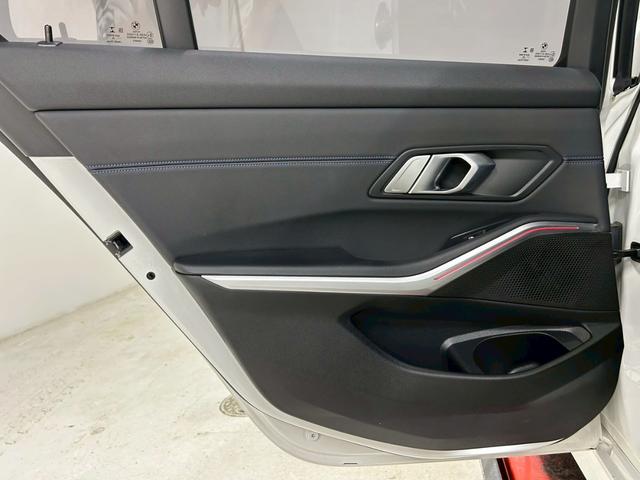 ３シリーズ ３２０ｄ　ｘＤｒｉｖｅツーリングＭスポツＥＤジョイ＋　禁煙車／衝突軽減ブレーキ／追従機能／パノラマガラスサンルーフ／純正ナビ／全方位カメラ／ＥＴＣ／Ｂｌｕｅｔｏｏｔｈ／前後ドラレコ／純正１９ＡＷ／Ｈ＆Ｒローダウンサス／ハーフレザーシート／シートヒーター（32枚目）