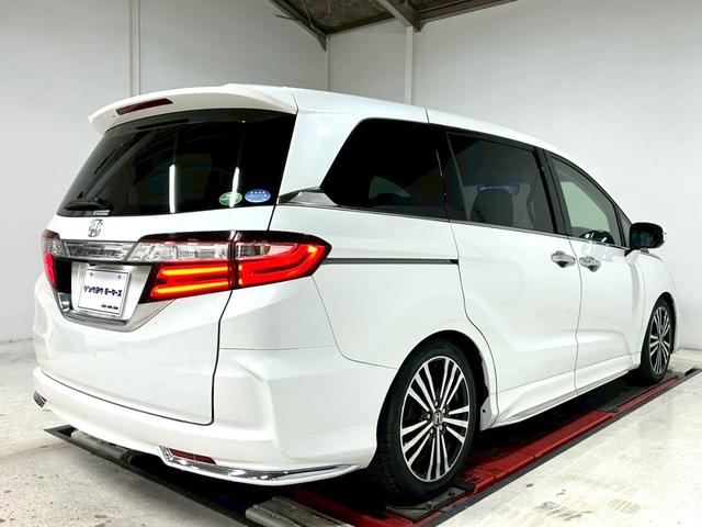 オデッセイ アブソルート・ＥＸ　禁煙車／衝突軽減ブレーキ／黒本革シート／純正ナビＴＶ／純正フリップダウンモニター／全方位カメラ／Ｂｌｕｅｔｏｏｔｈ／ＥＴＣ／ＨＫＳ車高調／純正１８インチアルミ／両側パワースライド／シートヒーター（4枚目）