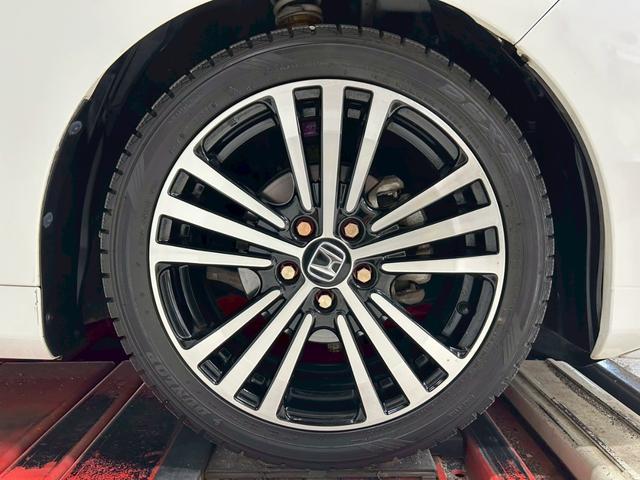 オデッセイ アブソルート・ＥＸ　禁煙車／衝突軽減ブレーキ／黒本革シート／純正ナビＴＶ／純正フリップダウンモニター／全方位カメラ／Ｂｌｕｅｔｏｏｔｈ／ＥＴＣ／ＨＫＳ車高調／純正１８インチアルミ／両側パワースライド／シートヒーター（62枚目）