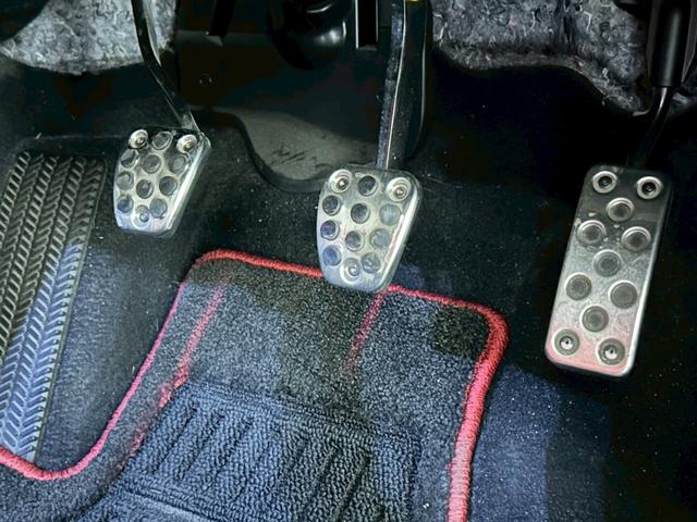 シビック タイプＲ　禁煙車／６速ＭＴ／純正ナビＴＶ／バックカメラ／ＥＴＣ／Ｂｌｕｅｔｏｏｔｈ／純正２０インチアルミ／ｂｒｅｍｂｏキャリパー／オートクルーズ／ＬＥＤヘッドライト／タイプＲ専用シート／＋Ｒモード／車検整備付き（40枚目）