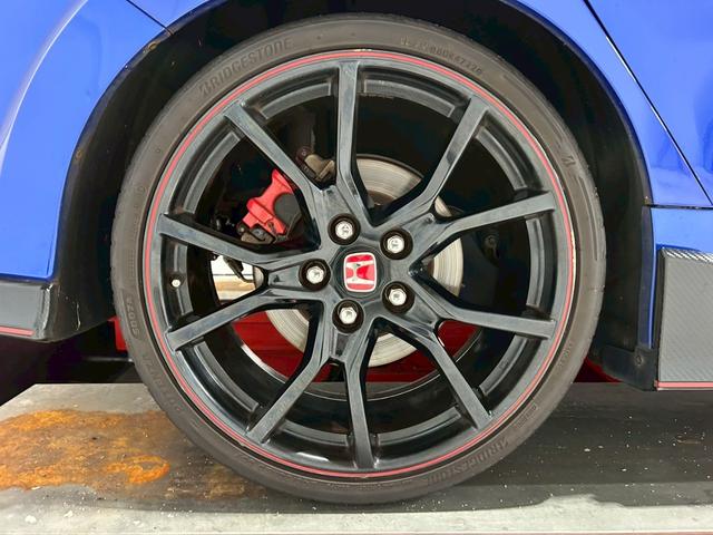 シビック タイプＲ　禁煙車／６速ＭＴ／純正ナビＴＶ／バックカメラ／ＥＴＣ／Ｂｌｕｅｔｏｏｔｈ／純正２０インチアルミ／ｂｒｅｍｂｏキャリパー／オートクルーズ／ＬＥＤヘッドライト／タイプＲ専用シート／＋Ｒモード／車検整備付き（64枚目）