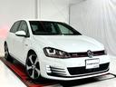 ゴルフＧＴＩ ベースグレード　禁煙車／衝突軽減ブ追従機能／純正ナビ／地デジＴＶ／バックカメラ／ＥＴＣ／純正１８インチアルミ／ローダウン／ＨＩＤヘッドライト／オートライト／パドルシフト／スマートキー／プッシュスタート（3枚目）