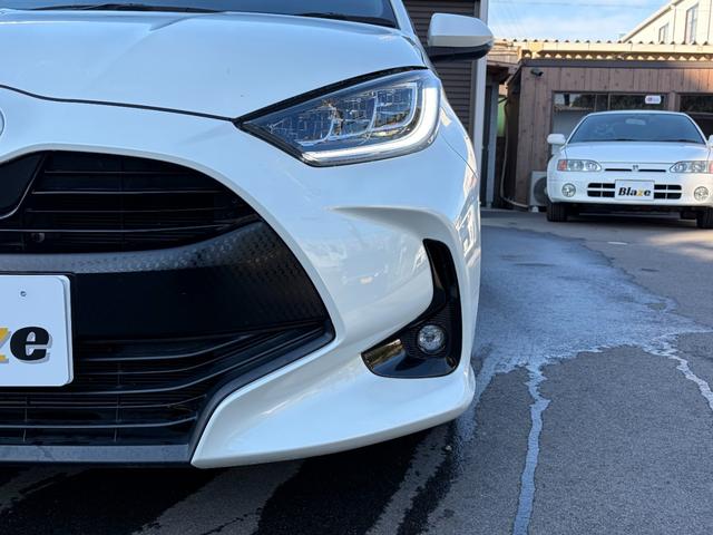 ヤリス Ｚ　６速マニュアル／ＬＥＤヘッド／ＬＥＤフォグ／純正ナビ／バックカメラ／前ドライブレコーダー／シートヒーター／社外１７インチアルミホイール／社外マフラー（12枚目）