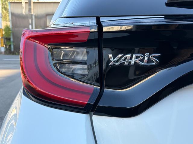 ヤリス Ｚ　６速マニュアル／ＬＥＤヘッド／ＬＥＤフォグ／純正ナビ／バックカメラ／前ドライブレコーダー／シートヒーター／社外１７インチアルミホイール／社外マフラー（17枚目）