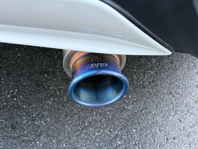 ヤリス Ｚ　６速マニュアル／ＬＥＤヘッド／ＬＥＤフォグ／純正ナビ／バックカメラ／前ドライブレコーダー／シートヒーター／社外１７インチアルミホイール／社外マフラー（19枚目）