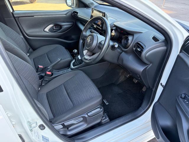 ヤリス Ｚ　６速マニュアル／ＬＥＤヘッド／ＬＥＤフォグ／純正ナビ／バックカメラ／前ドライブレコーダー／シートヒーター／社外１７インチアルミホイール／社外マフラー（20枚目）