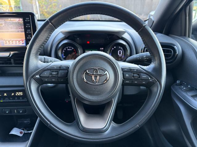 ヤリス Ｚ　６速マニュアル／ＬＥＤヘッド／ＬＥＤフォグ／純正ナビ／バックカメラ／前ドライブレコーダー／シートヒーター／社外１７インチアルミホイール／社外マフラー（22枚目）