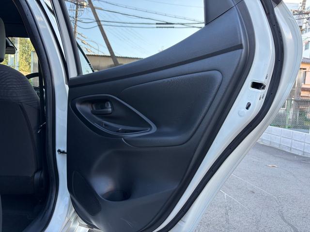 ヤリス Ｚ　６速マニュアル／ＬＥＤヘッド／ＬＥＤフォグ／純正ナビ／バックカメラ／前ドライブレコーダー／シートヒーター／社外１７インチアルミホイール／社外マフラー（28枚目）