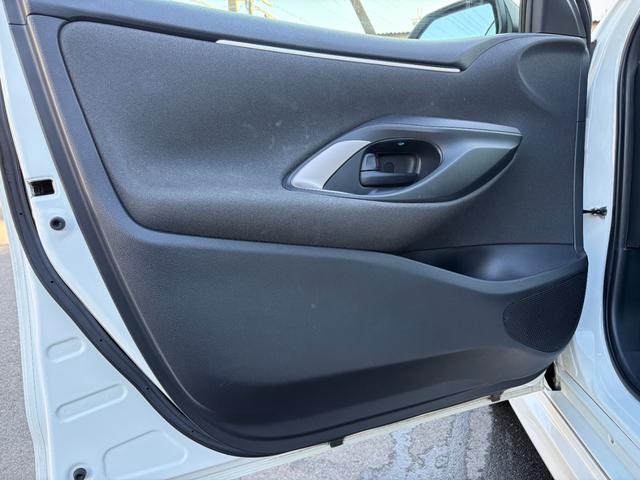 ヤリス Ｚ　６速マニュアル／ＬＥＤヘッド／ＬＥＤフォグ／純正ナビ／バックカメラ／前ドライブレコーダー／シートヒーター／社外１７インチアルミホイール／社外マフラー（33枚目）