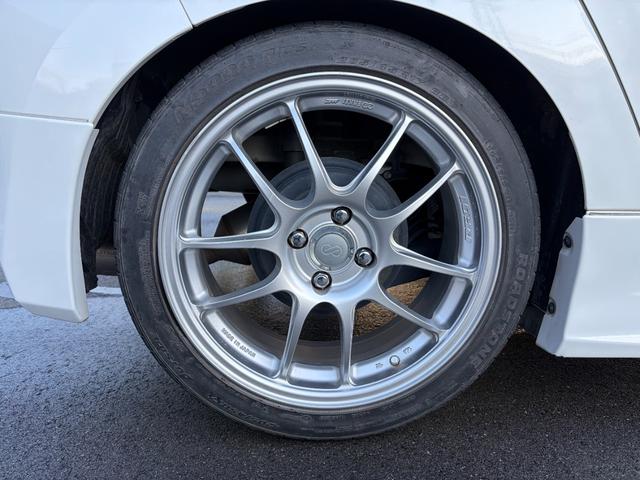 ヤリス Ｚ　６速マニュアル／ＬＥＤヘッド／ＬＥＤフォグ／純正ナビ／バックカメラ／前ドライブレコーダー／シートヒーター／社外１７インチアルミホイール／社外マフラー（40枚目）