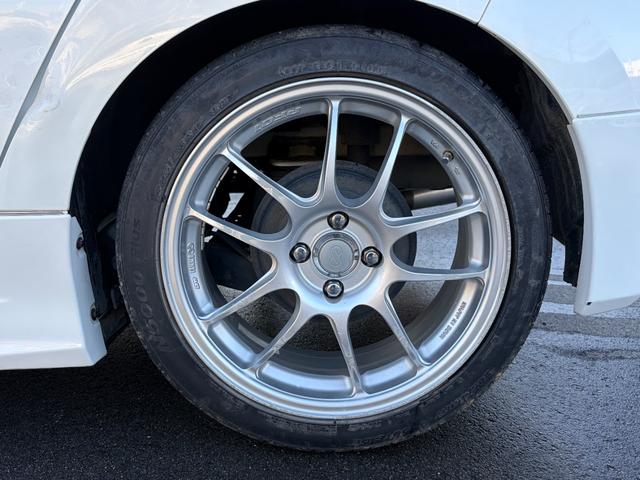 ヤリス Ｚ　６速マニュアル／ＬＥＤヘッド／ＬＥＤフォグ／純正ナビ／バックカメラ／前ドライブレコーダー／シートヒーター／社外１７インチアルミホイール／社外マフラー（44枚目）