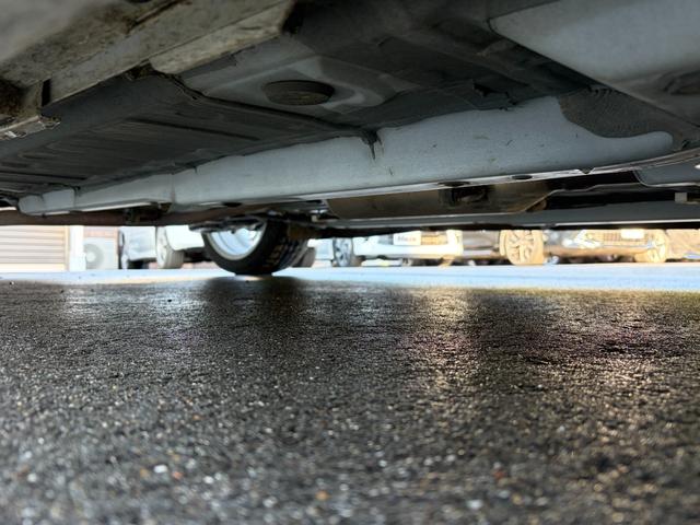 ヤリス Ｚ　６速マニュアル／ＬＥＤヘッド／ＬＥＤフォグ／純正ナビ／バックカメラ／前ドライブレコーダー／シートヒーター／社外１７インチアルミホイール／社外マフラー（47枚目）