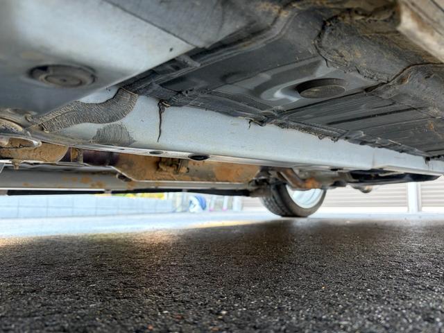 ヤリス Ｚ　６速マニュアル／ＬＥＤヘッド／ＬＥＤフォグ／純正ナビ／バックカメラ／前ドライブレコーダー／シートヒーター／社外１７インチアルミホイール／社外マフラー（48枚目）