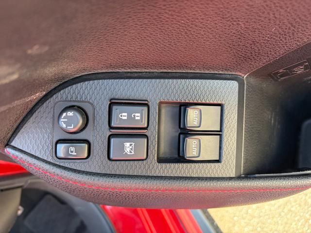 ８６ ＧＴリミテッド　６速マニュアル／ＨＩＤヘッド／ＴＲＤエアロ／ＴＲＤマフラー／革アルカンターラコンビシート／前席シートヒーター／純正ナビ／バックカメラ／ＥＴＣ／トルセンＬＳＤ／リアスポイラー（36枚目）