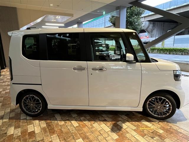 ホンダ Ｎ－ＢＯＸカスタム 4枚目