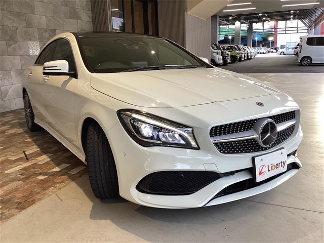 ＣＬＡクラス ＣＬＡ１８０　ＥＴＣ　オートクルーズコントロール　バックカメラ　ナビ　ＴＶ　アルミホイール　オートライト　サンルーフ　ＡＴ　シートヒーター　キーレスエントリー　アイドリングストップ　電動格納ミラー　電動リアゲート（3枚目）