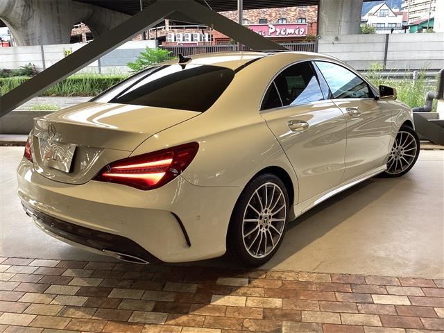 ＣＬＡクラス ＣＬＡ１８０　ＥＴＣ　オートクルーズコントロール　バックカメラ　ナビ　ＴＶ　アルミホイール　オートライト　サンルーフ　ＡＴ　シートヒーター　キーレスエントリー　アイドリングストップ　電動格納ミラー　電動リアゲート（5枚目）
